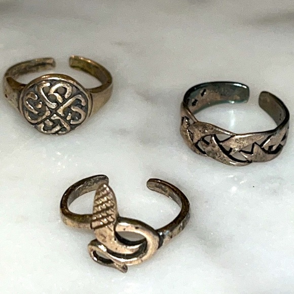 Four Toe Rings - Picture 2 of 3